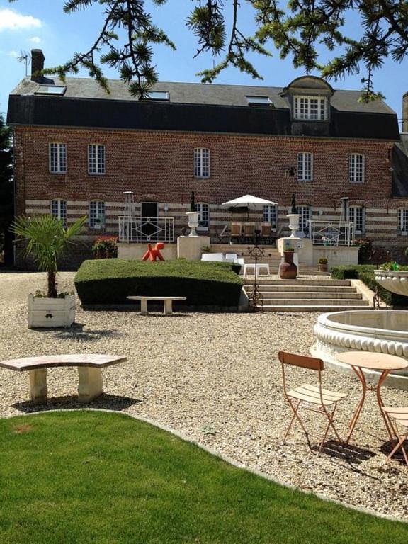 Domaine De Vesigneux Bed & Breakfast Paris